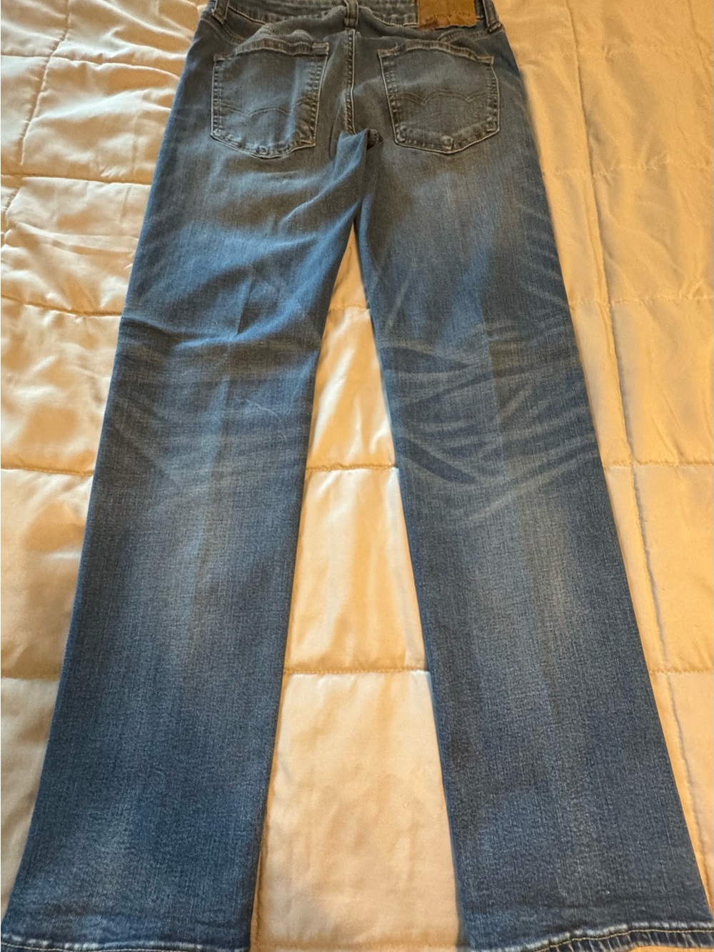 American Eagle Outfitters Women's Bootcut Jeans in Medium Blue Wash